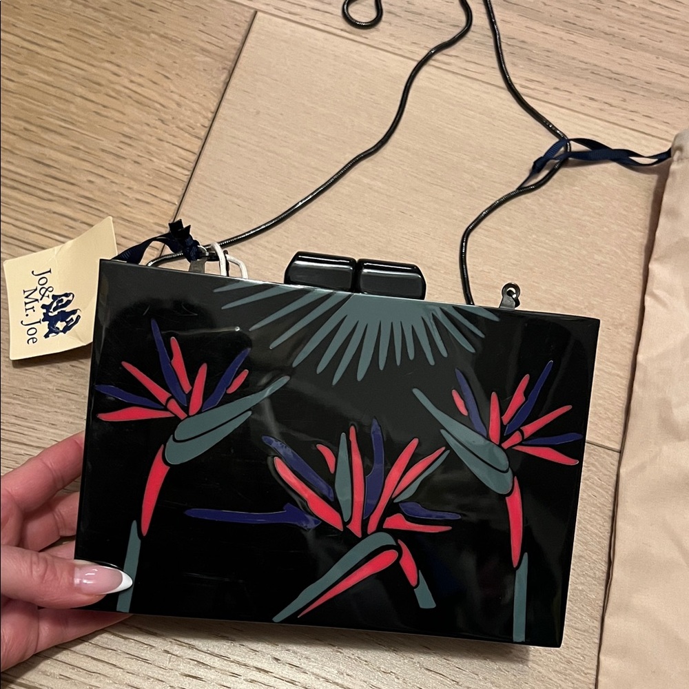 Structured Black Box Clutch